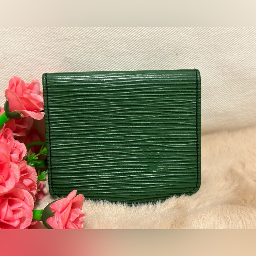 LOUIS VUITTON Coin Purse Green Epi 🌟 AUTHENTIC 🌟